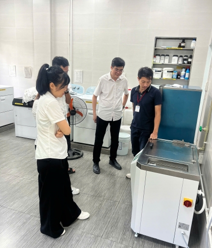 Lắp Đặt Và Bàn Giao Máy Kiểm Tra Độ Bền Sau Giặt Cho Tổng Công Ty May 10